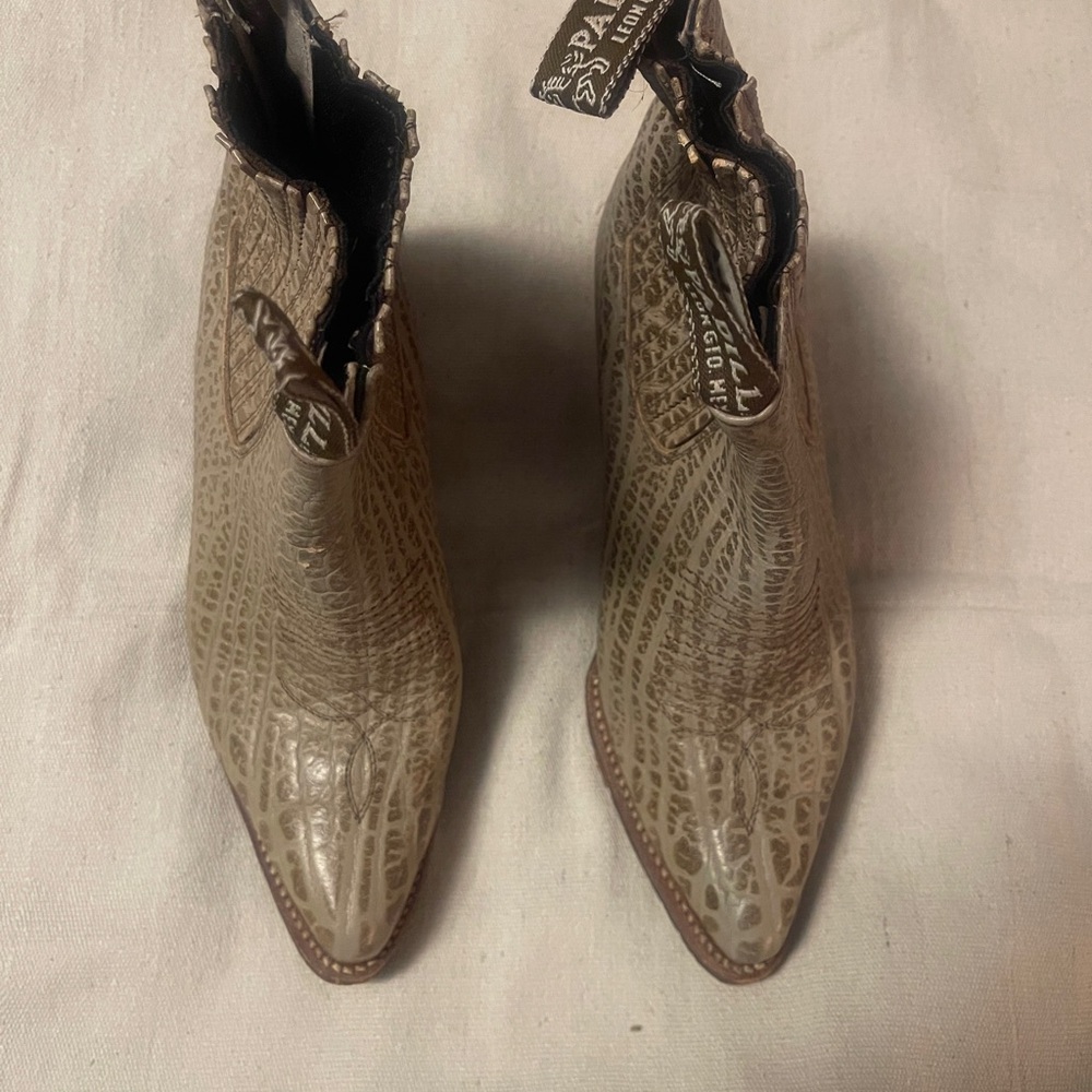 Padilla Vintage Beige Alligator Pattern Ankle Booties